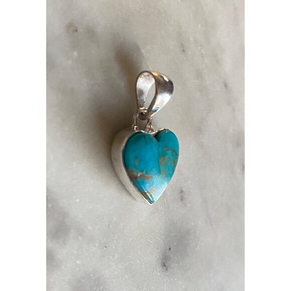 NEW Mojave Turquoise Heart Sterling Silver Pendant - Picture 2 of 4